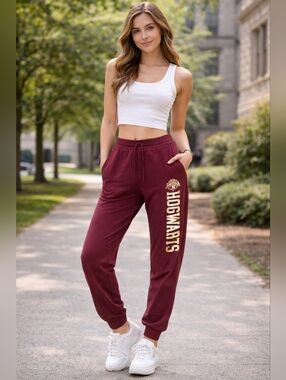 Hogwarts Wizarding World Burgundy Jogger Sweatpants Med Juniors Harry Potter